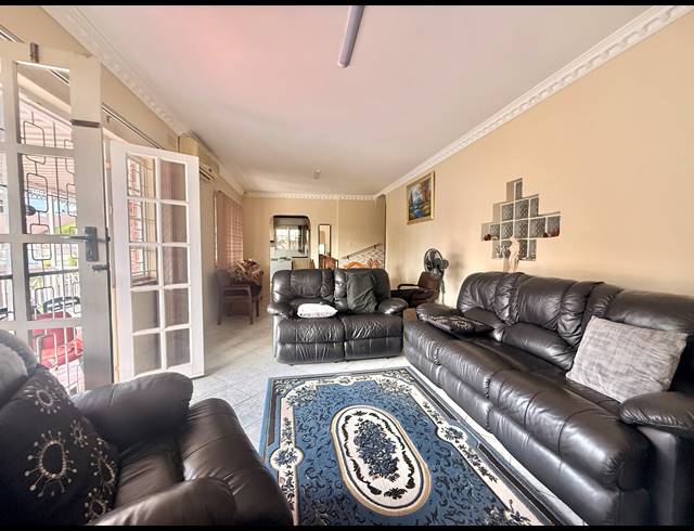3 BEDROOM FREESTANDING FOR SALE IN HILLARY